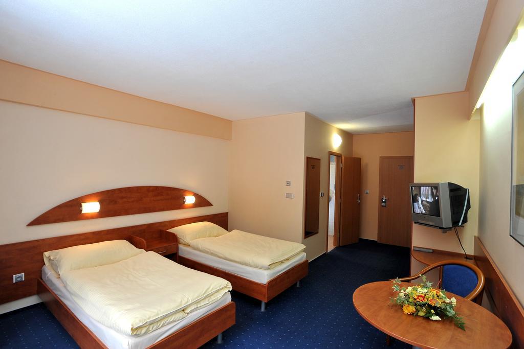 Hotel Břízky Jablonec nad Nisou Exterior foto